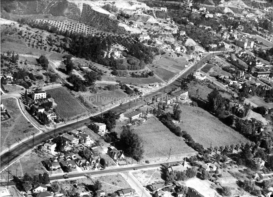 Sunset Plaza Drive 1932 wm.jpg